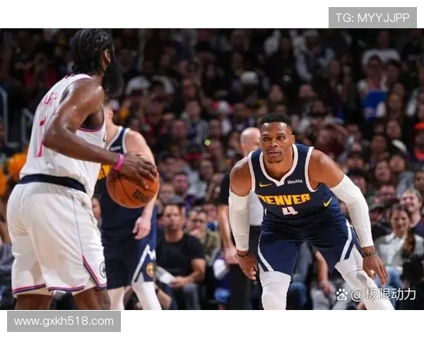 今日NBA赛场的最新赛事与焦点对决 今日NBA赛场的最新赛事与焦点对决